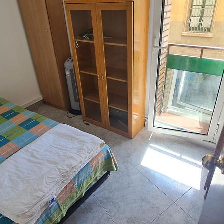 Sunny Room In A Shared Apartment In Rubí Kültér fotó